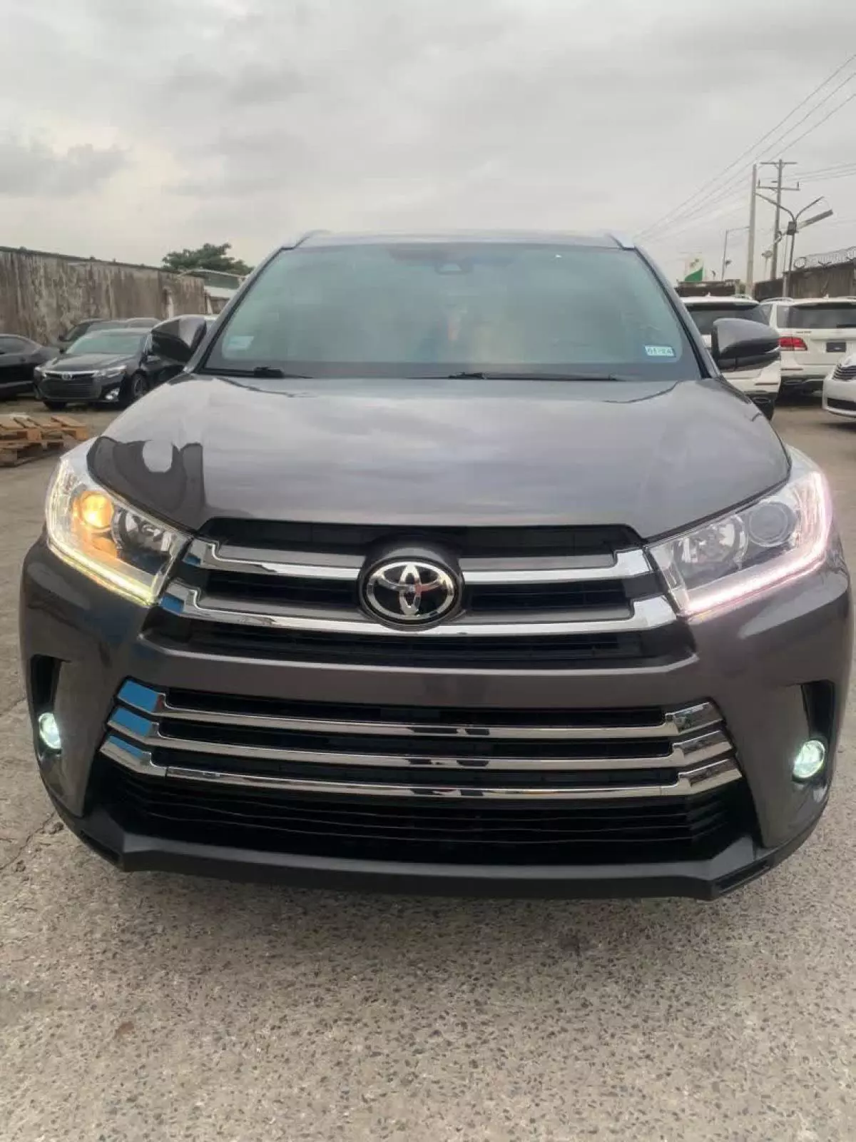 Toyota Highlander   - 2017