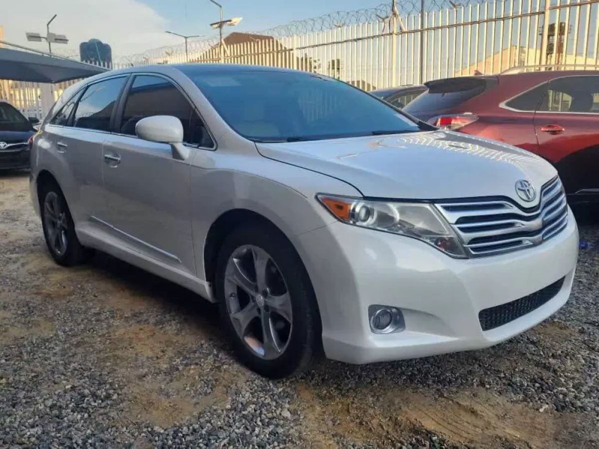 Toyota Venza   - 2012