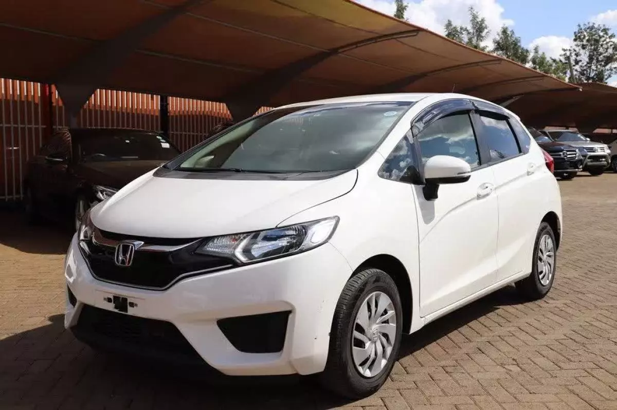 Honda Fit   - 2016