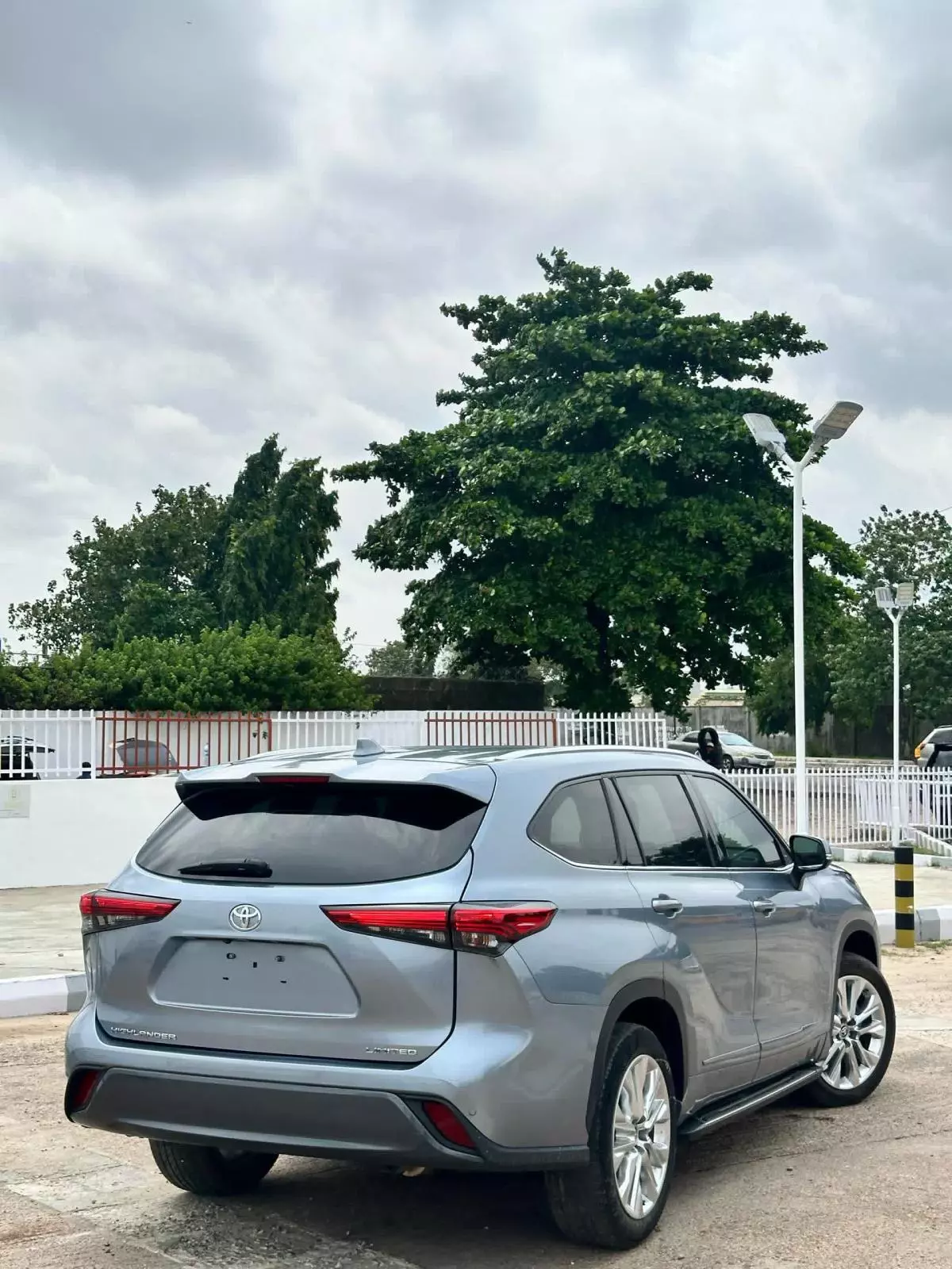 Toyota Highlander   - 2020