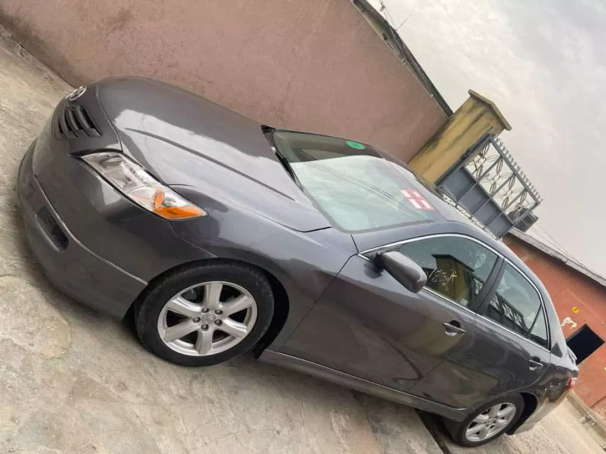 Toyota Camry - 2007