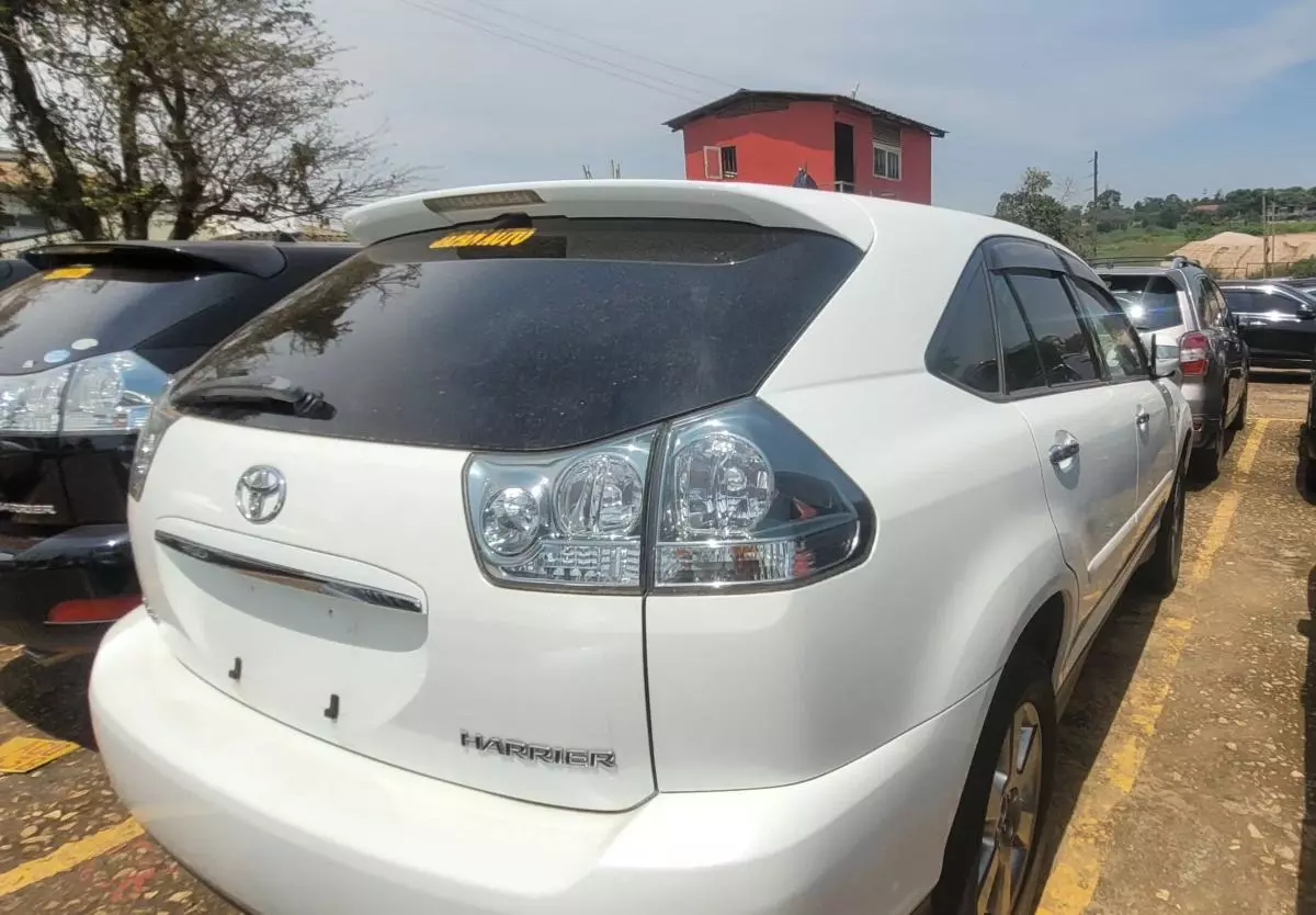 Toyota Harrier   - 2009