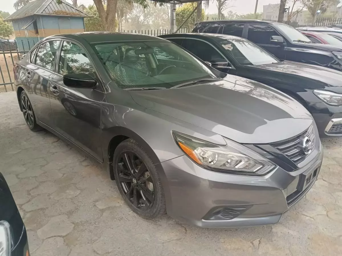 Nissan Altima   - 2018