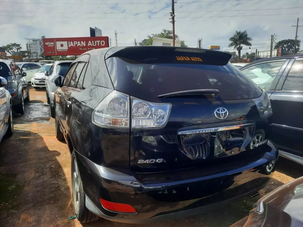 Toyota Harrier   - 2009