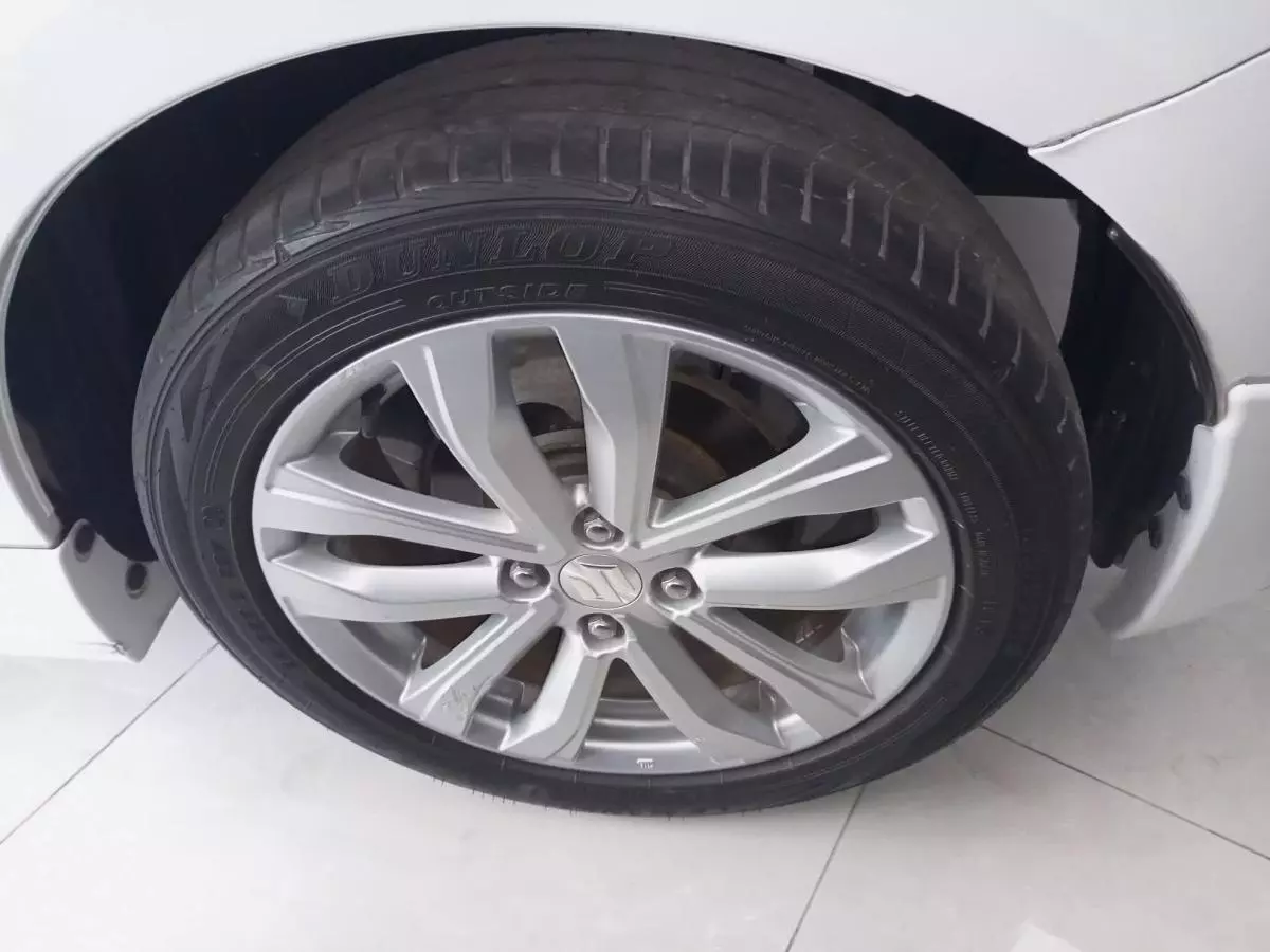 SUZUKI Swift RS - 2015