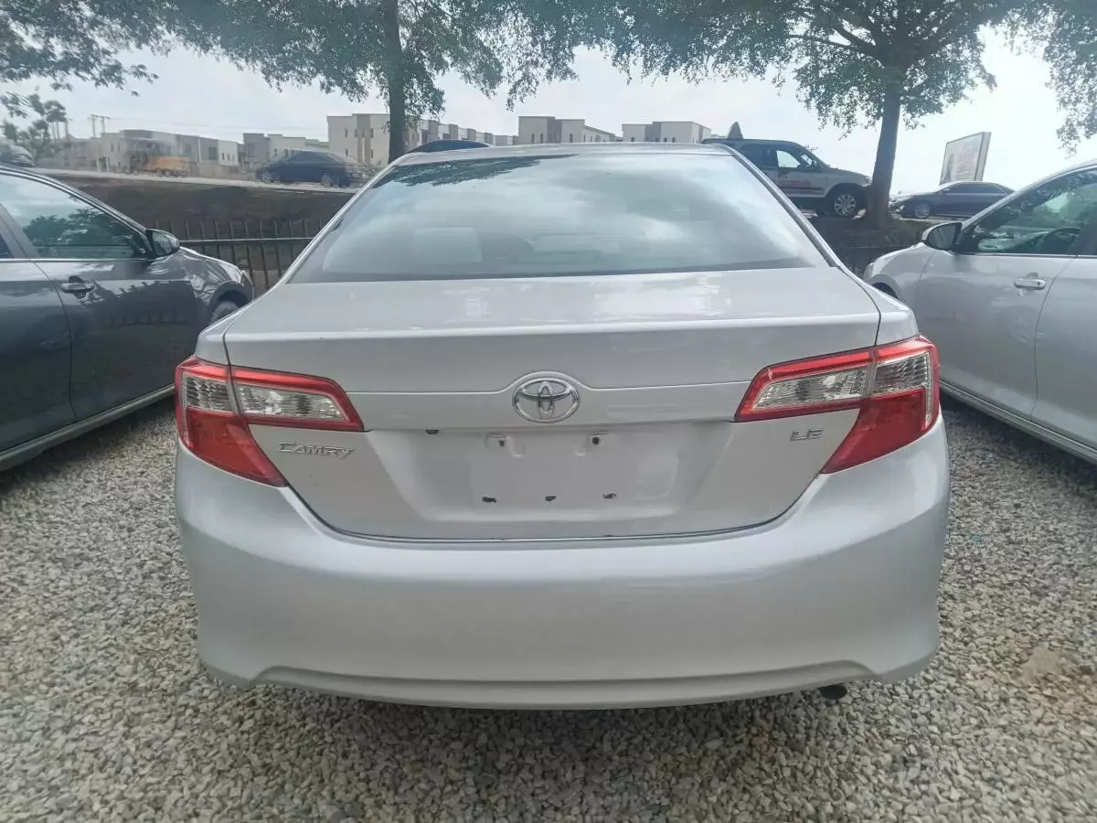 Toyota Camry   - 2013