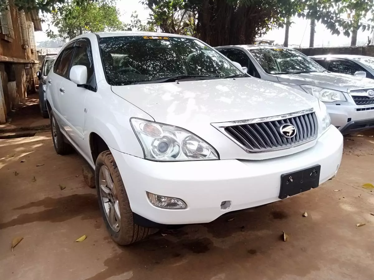 Toyota Harrier   - 2011