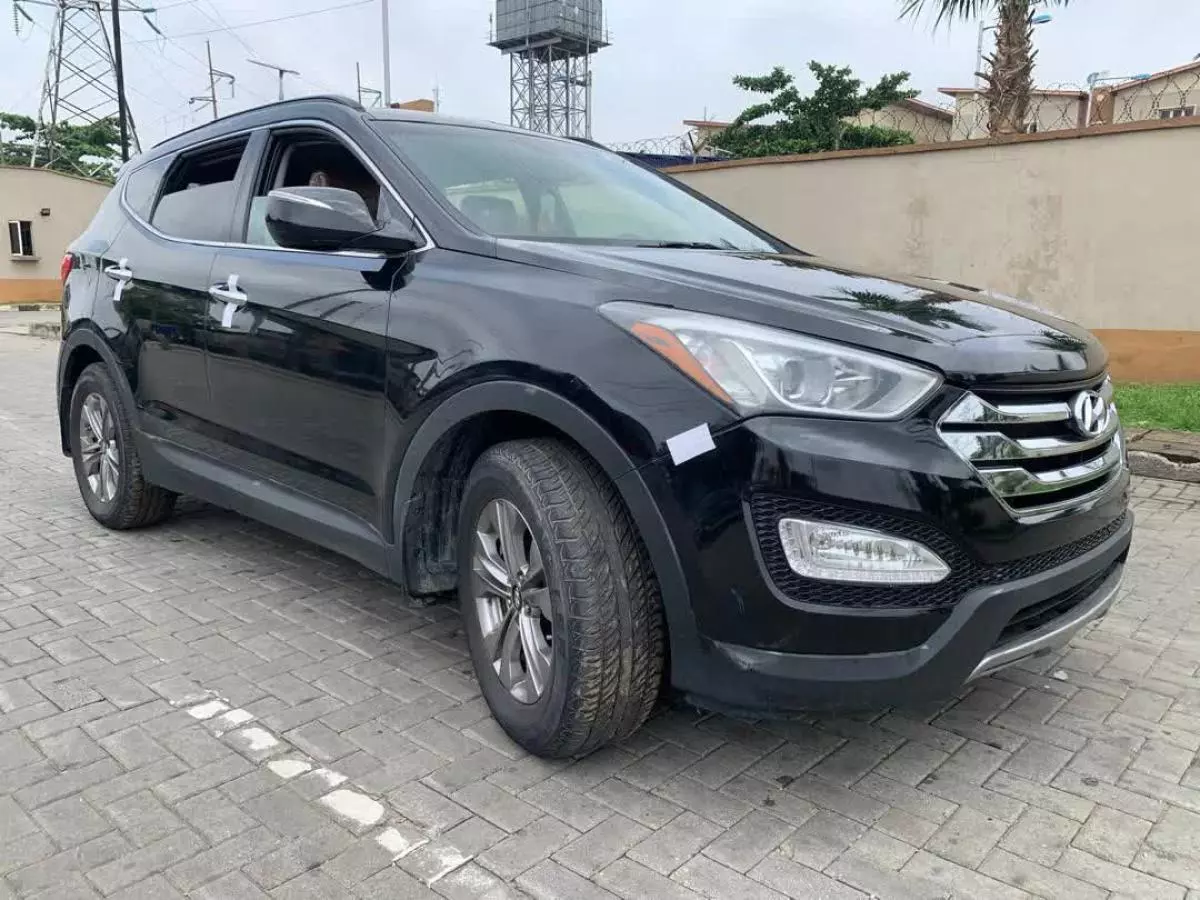 Hyundai Santa Fe   - 2015