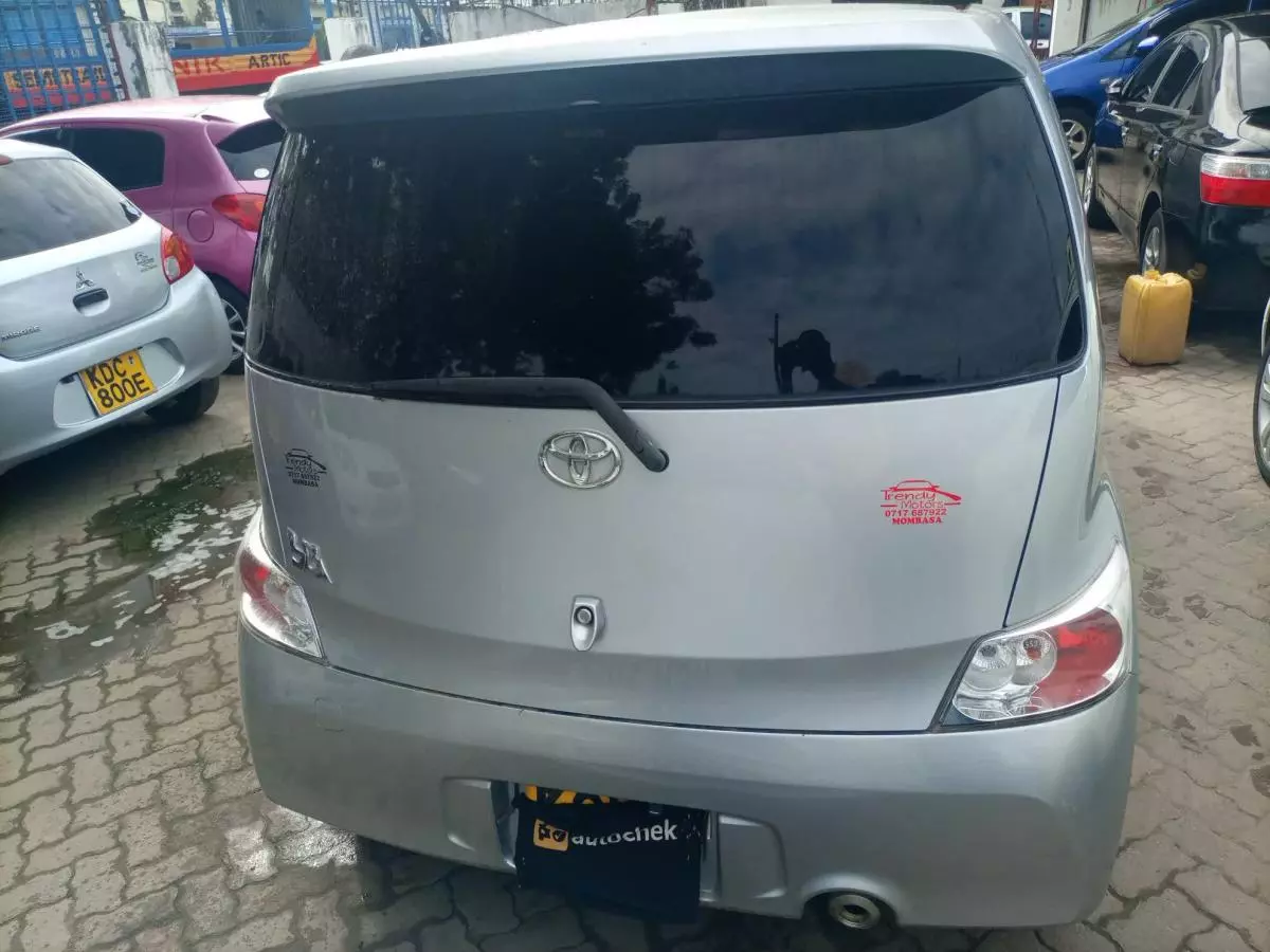 Toyota Bb - 2012