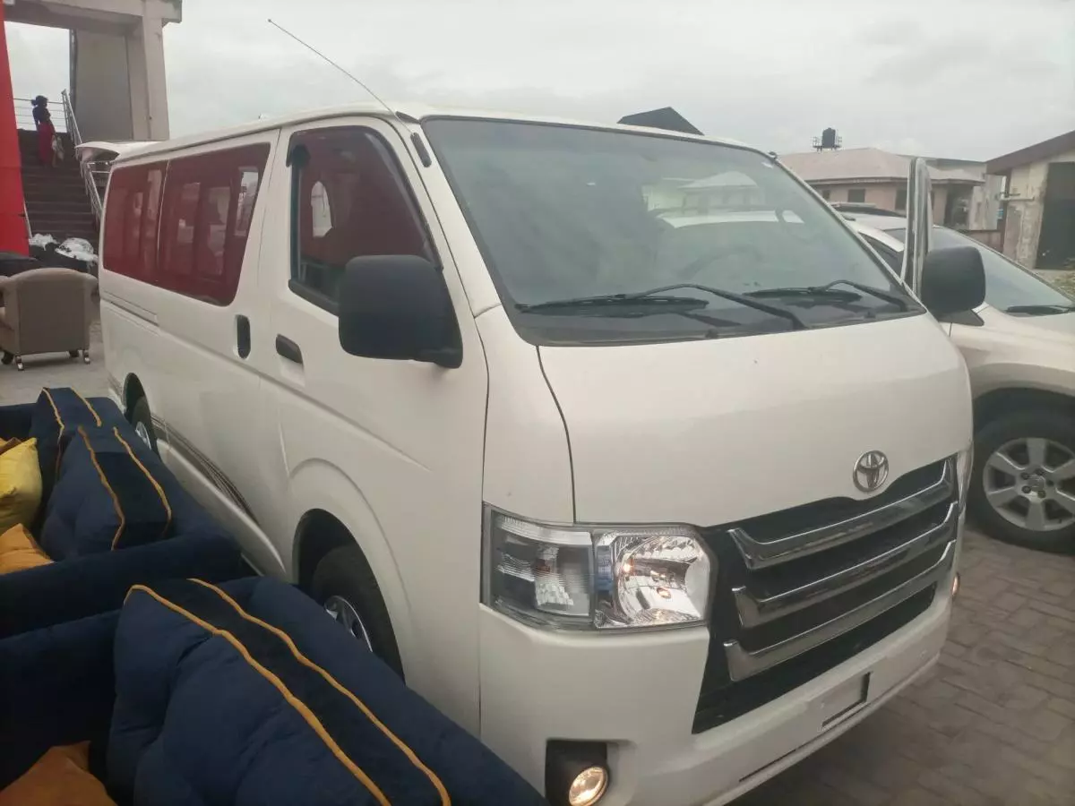 Toyota Hiace   - 2004