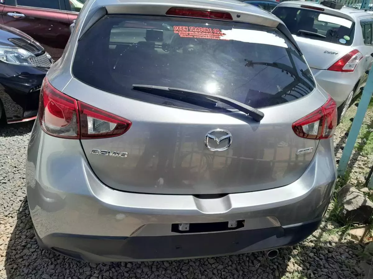 Mazda Demio  - 2015