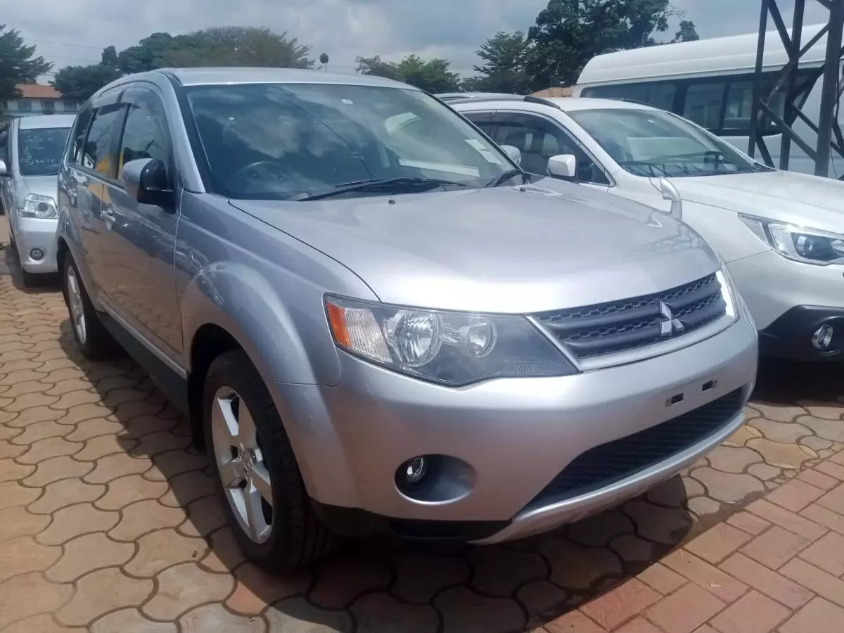 Mitsubishi OUTLANDER   - 2009