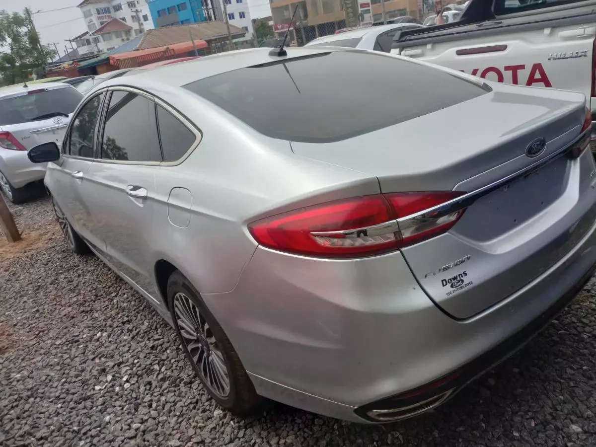 Ford Fusion   - 2017