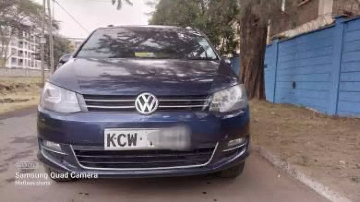 Volkswagen Sharan   - 2012