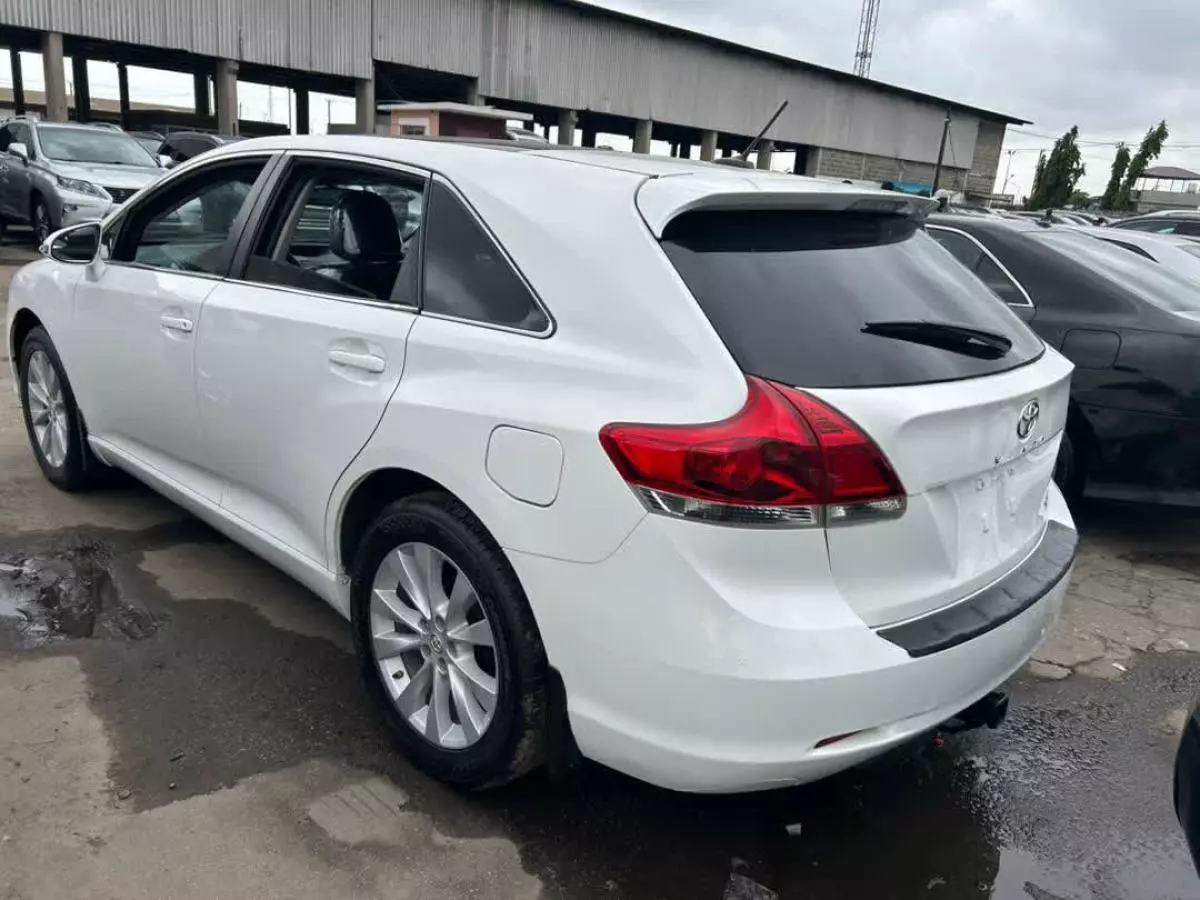 Toyota Venza   - 2012