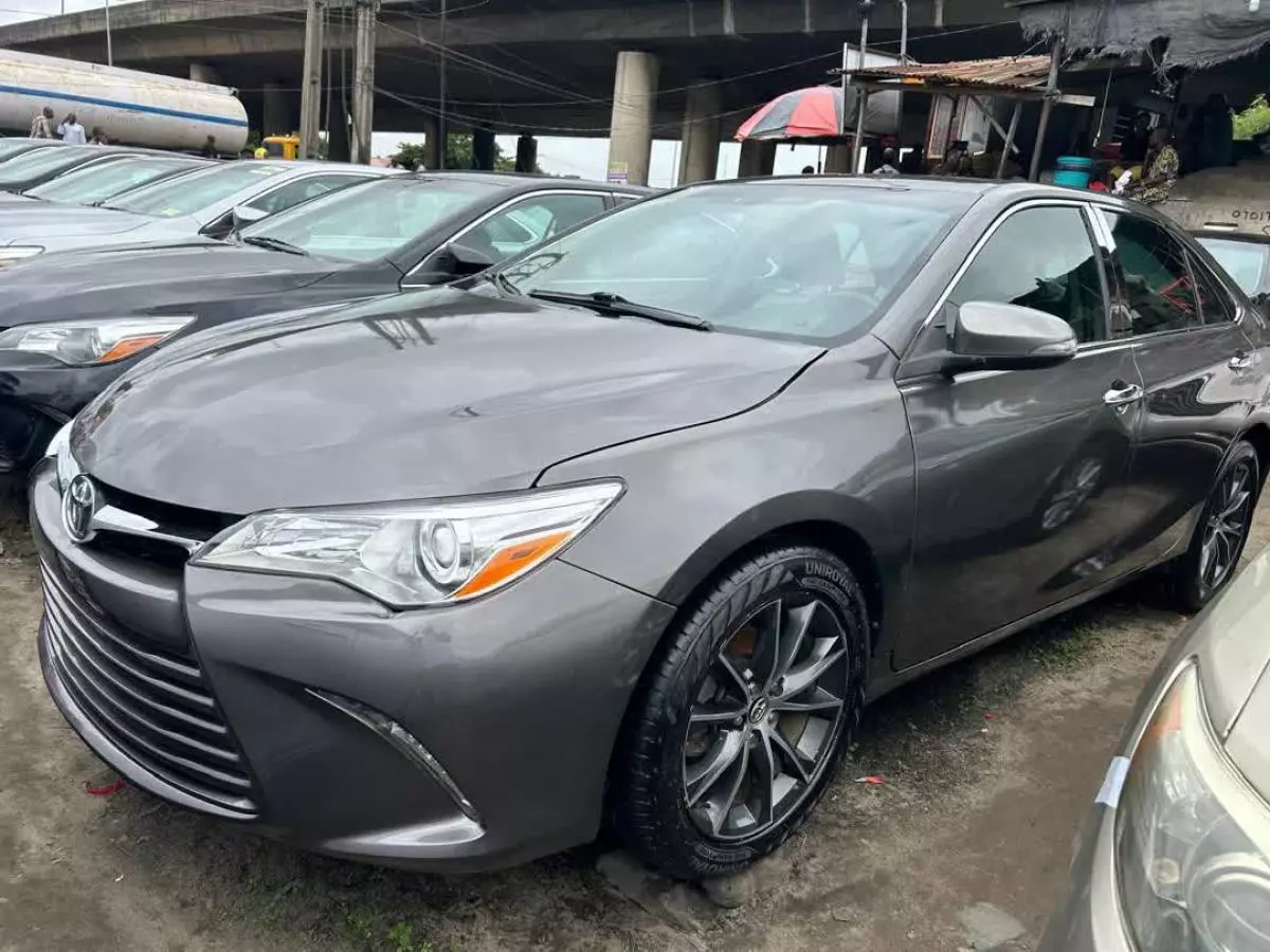 Toyota Camry   - 2015