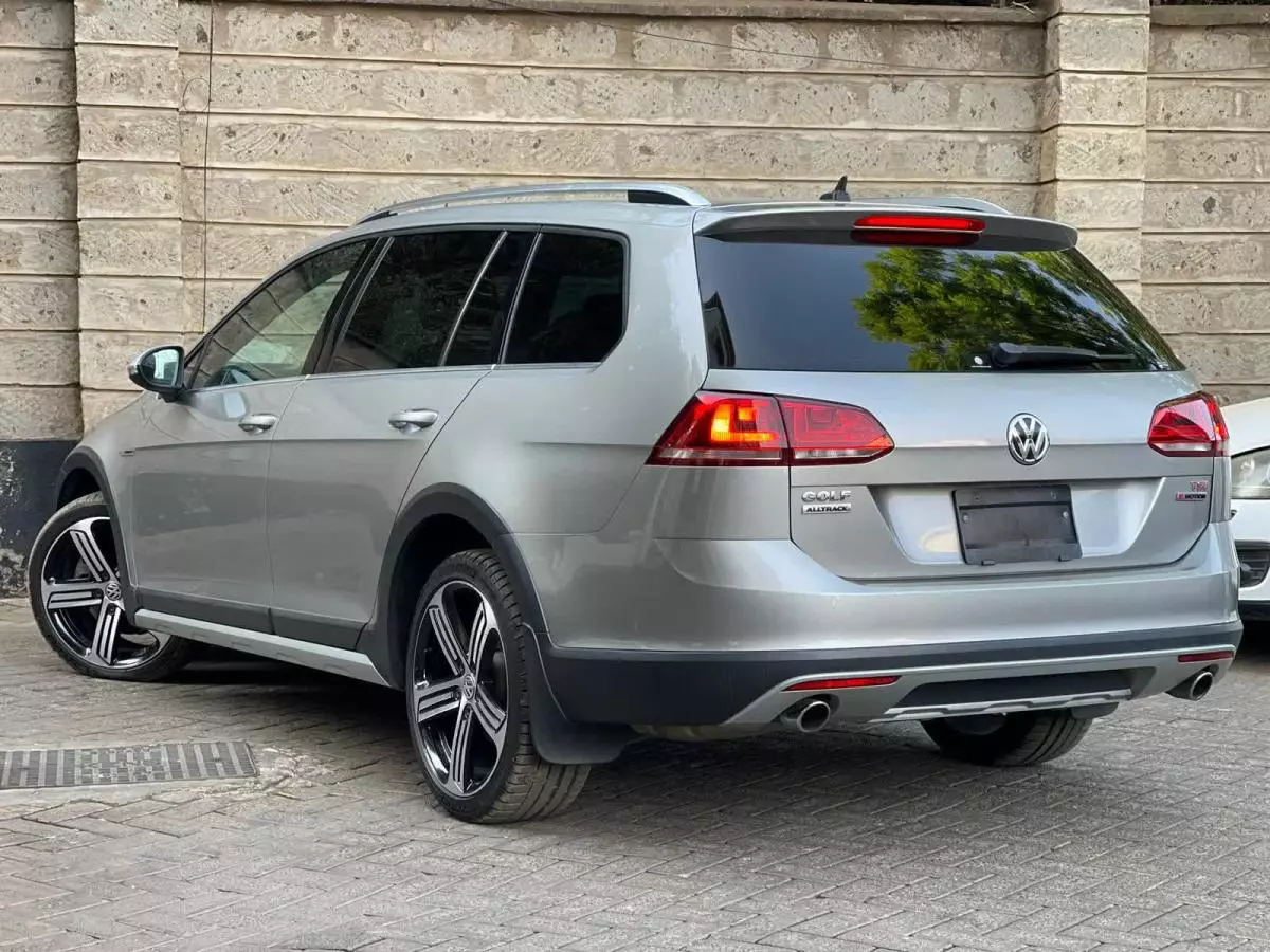 Volkswagen Golf - 2015