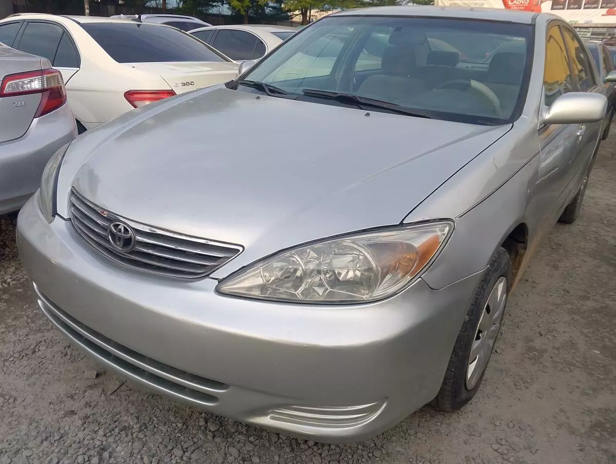 Toyota Camry   - 2003