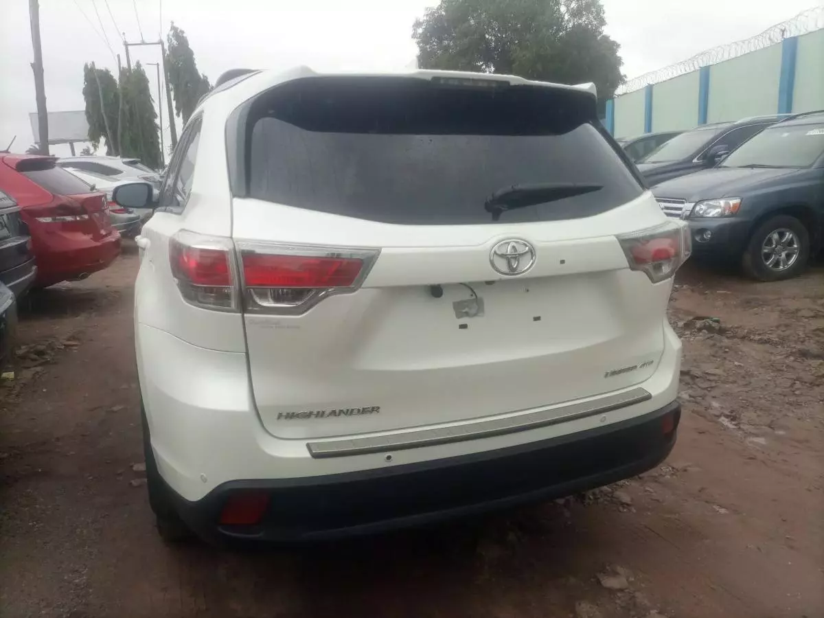Toyota Highlander - 2015