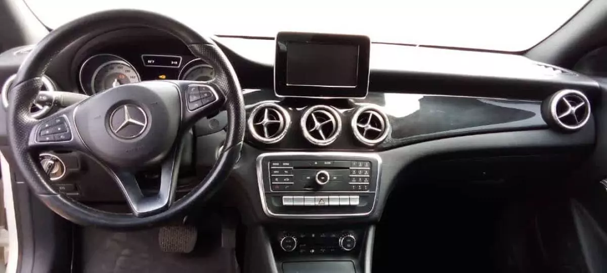 Mercedes-Benz CLA 250 - 2016
