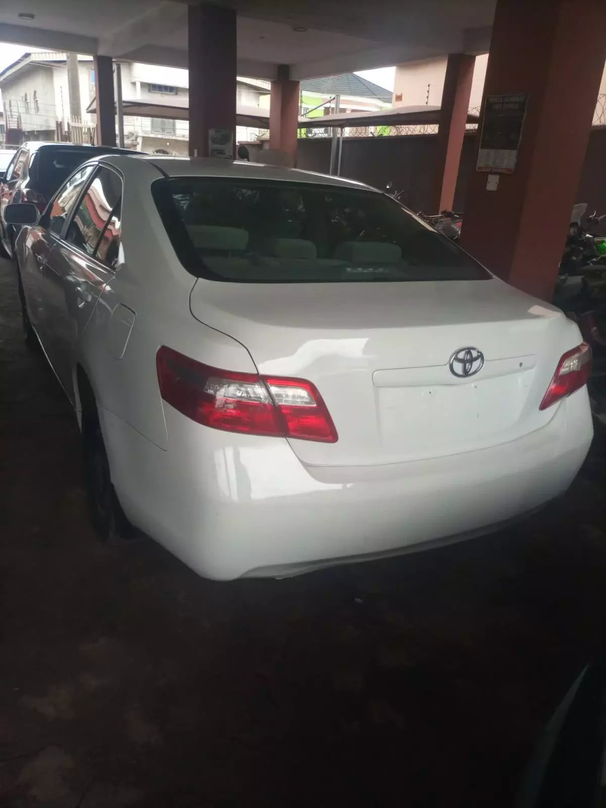 Toyota Camry   - 2009