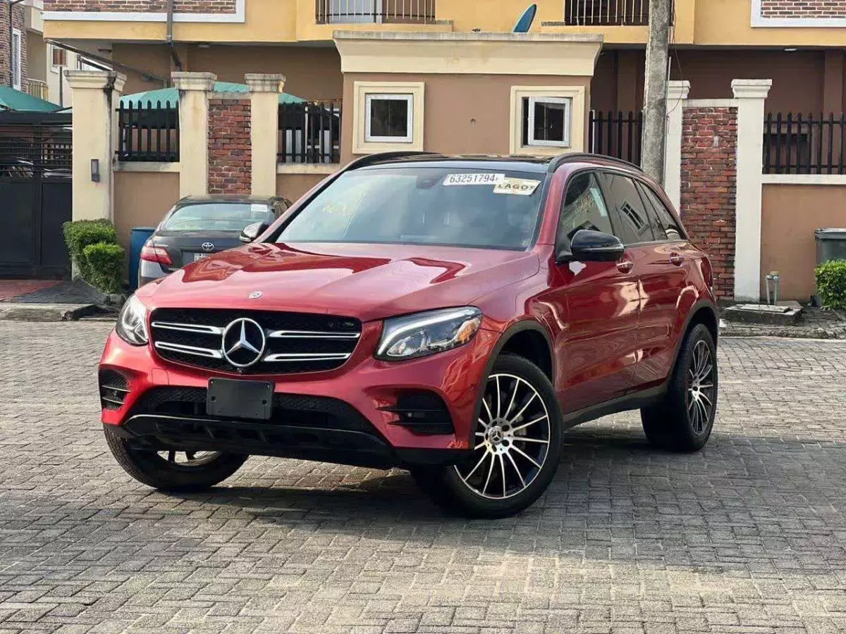 Mercedes-Benz GLC 300   - 2018