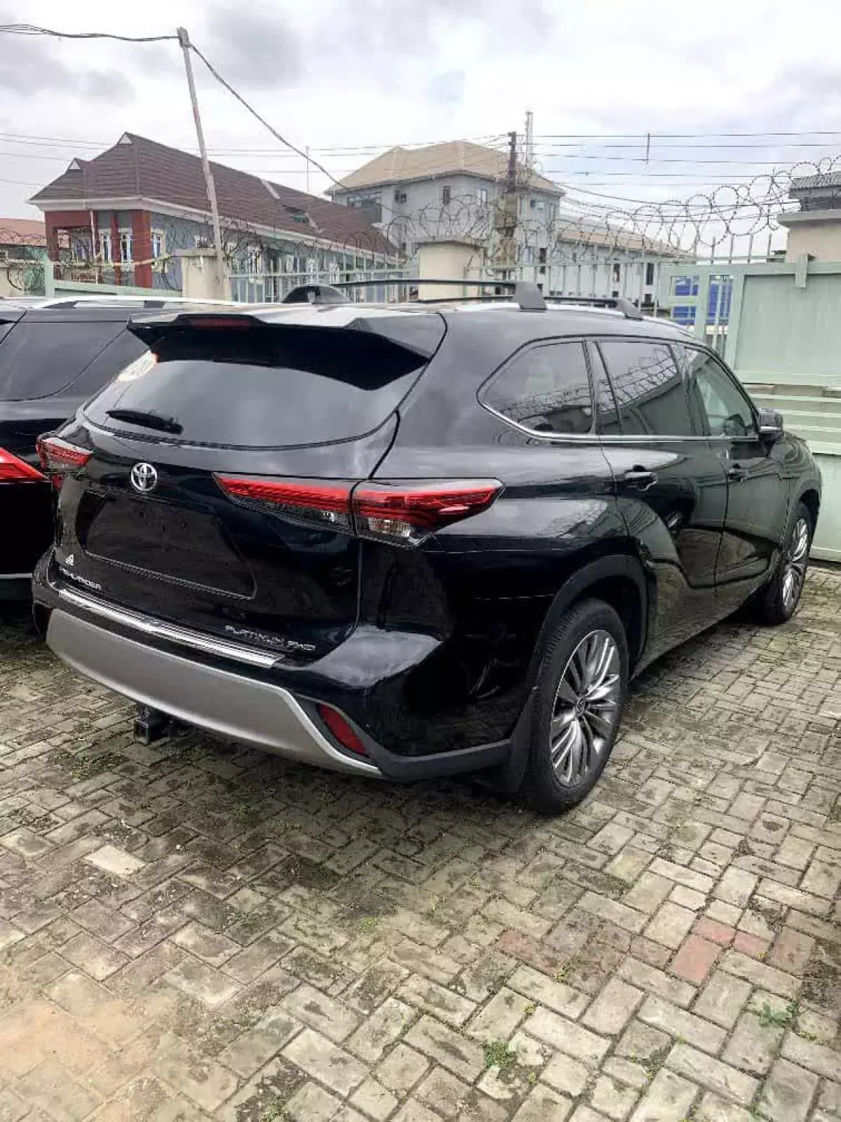 Toyota Highlander   - 2020