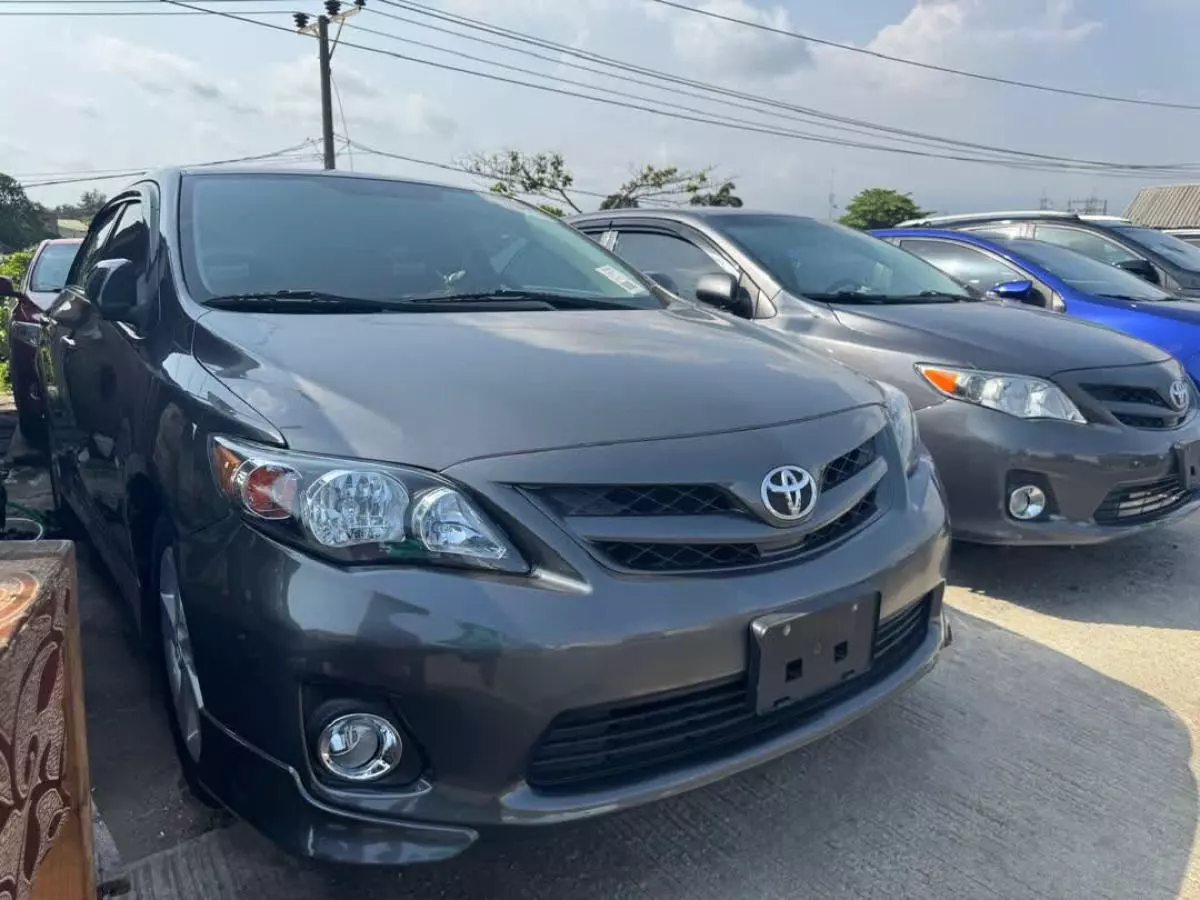 Toyota Corolla   - 2013