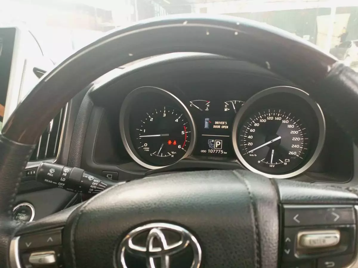 Toyota Landcruiser  V8 - 2013