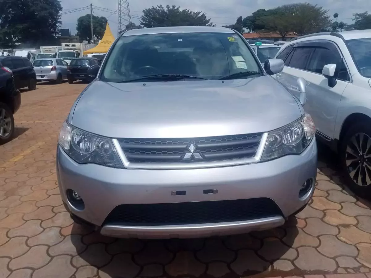 Mitsubishi OUTLANDER   - 2009