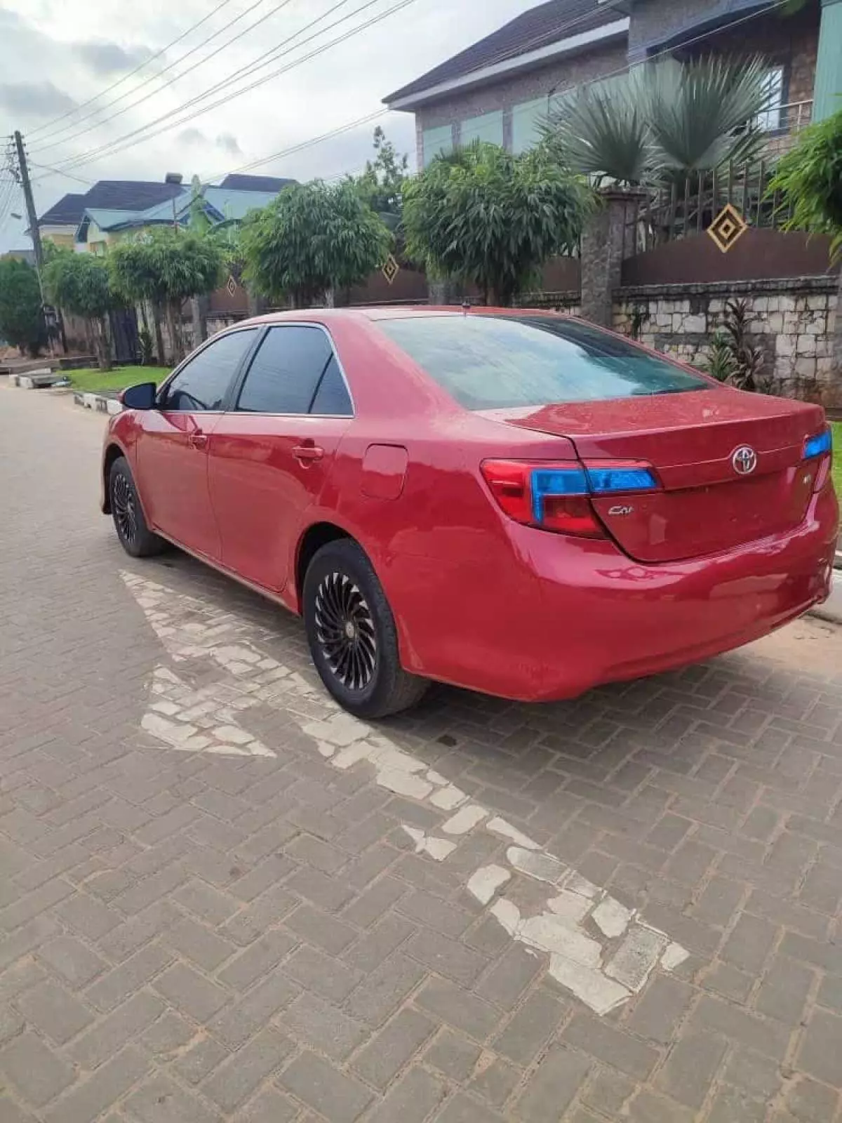 Toyota Camry   - 2014