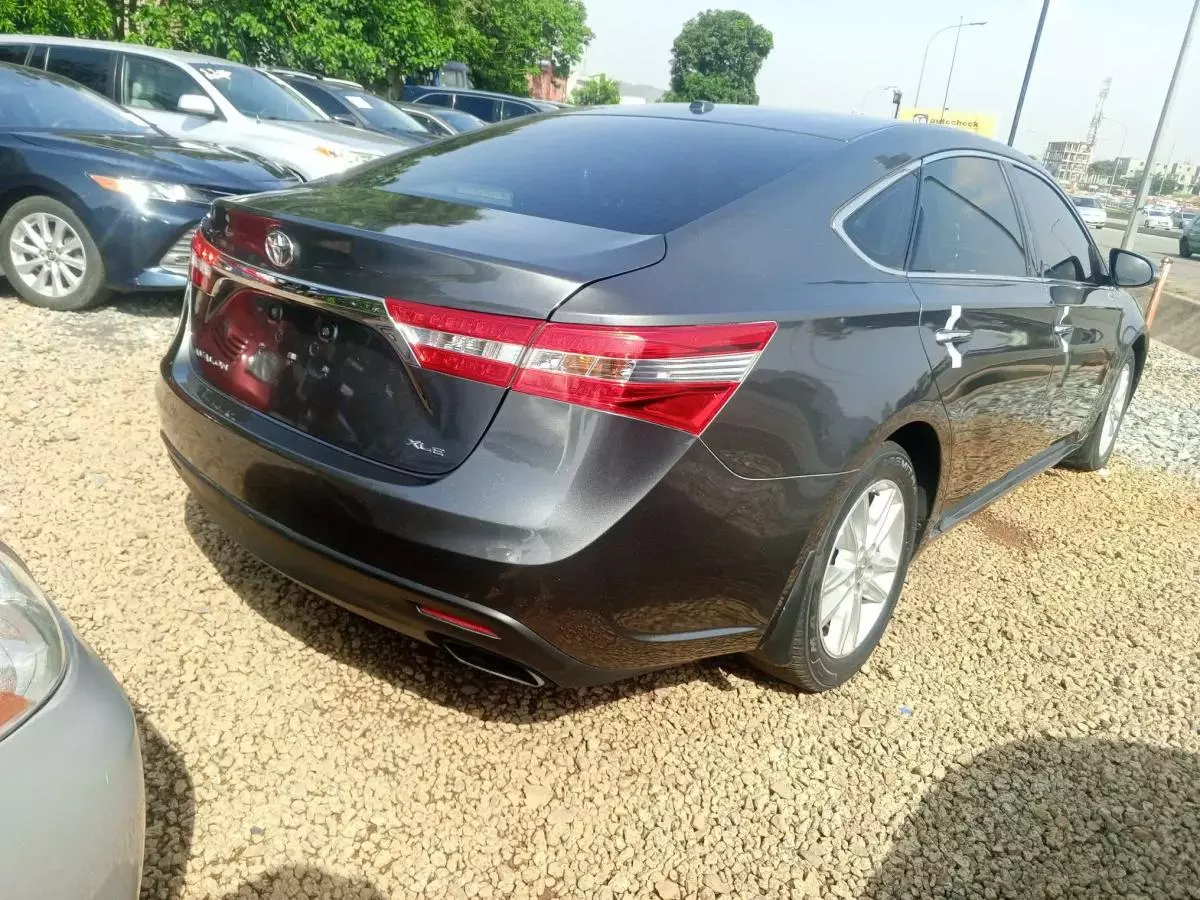 Toyota Avalon   - 2015