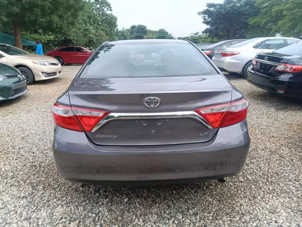 Toyota Camry   - 2017