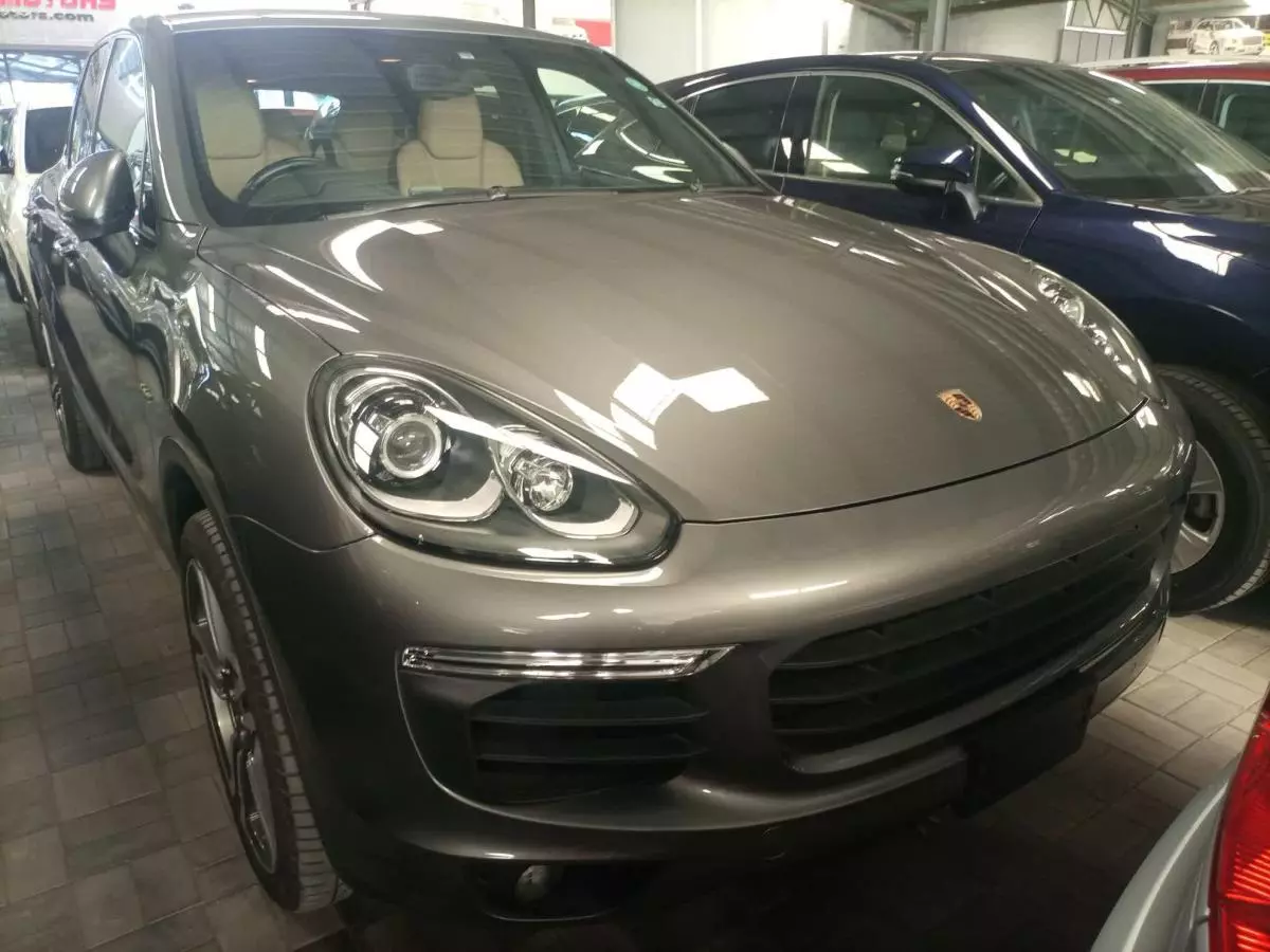 Porsche Cayenne   - 2016