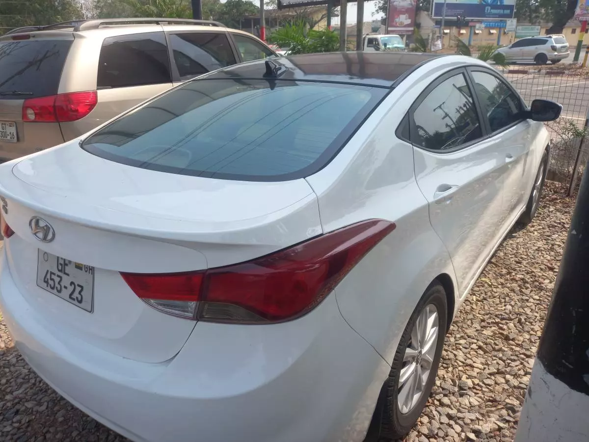 Hyundai Elantra   - 2015