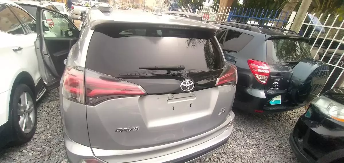 Toyota RAV 4 - 2017
