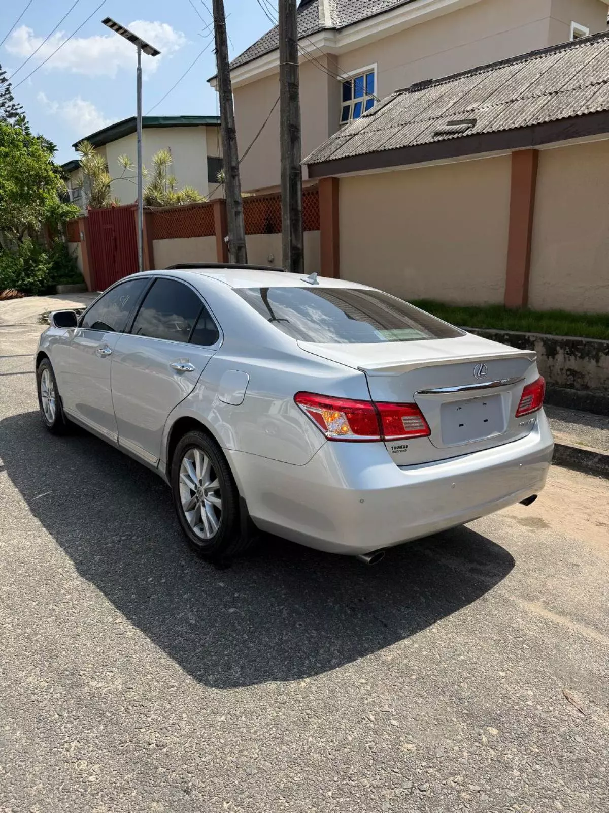 Lexus ES 350   - 2011