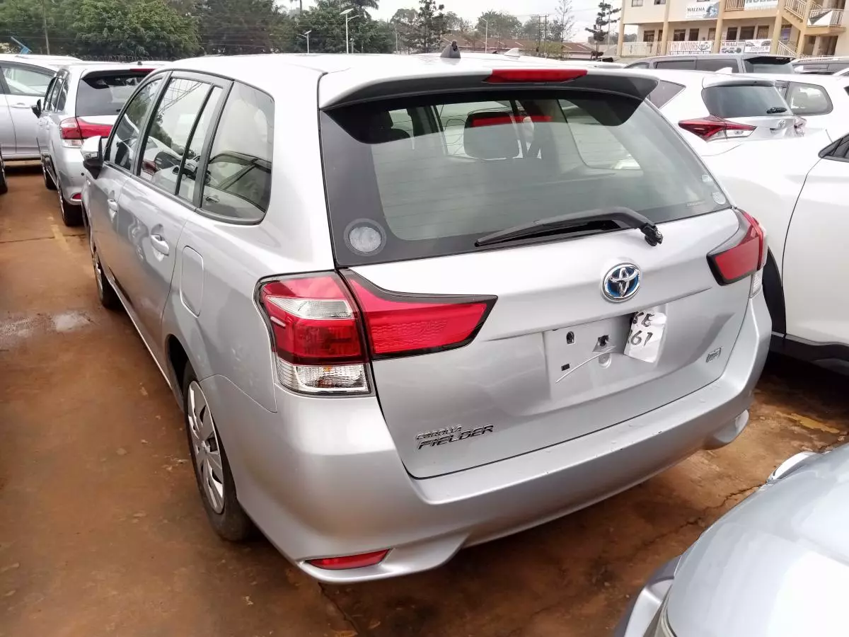 Toyota Fielder hybrid    - 2015