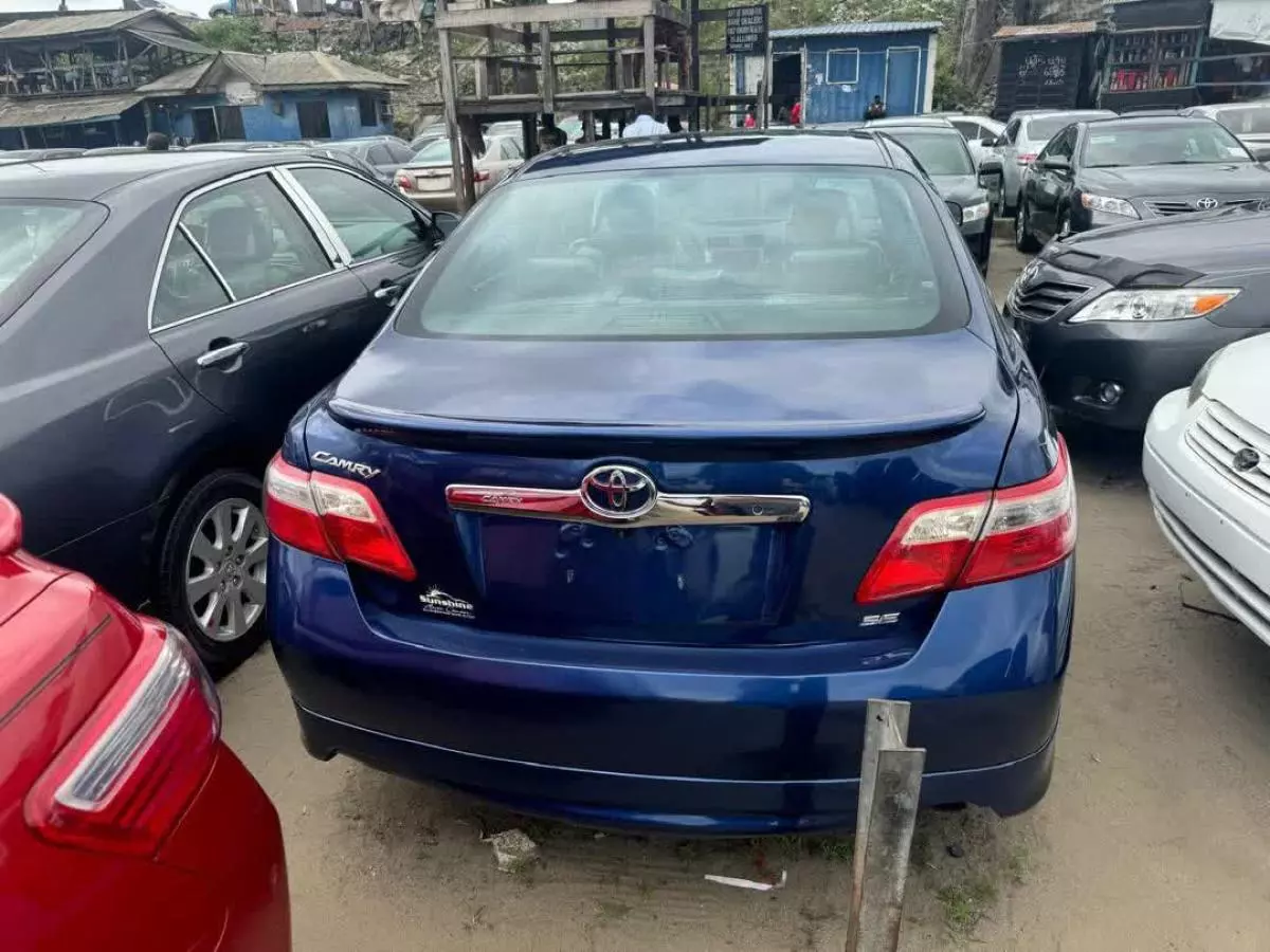 Toyota Camry   - 2008