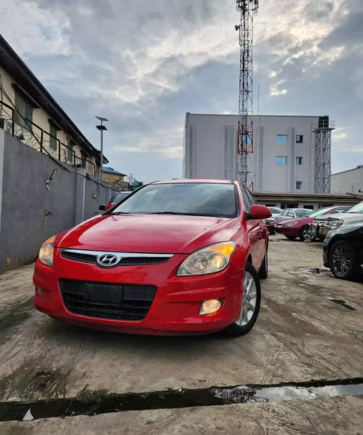 Hyundai Elantra   - 2009