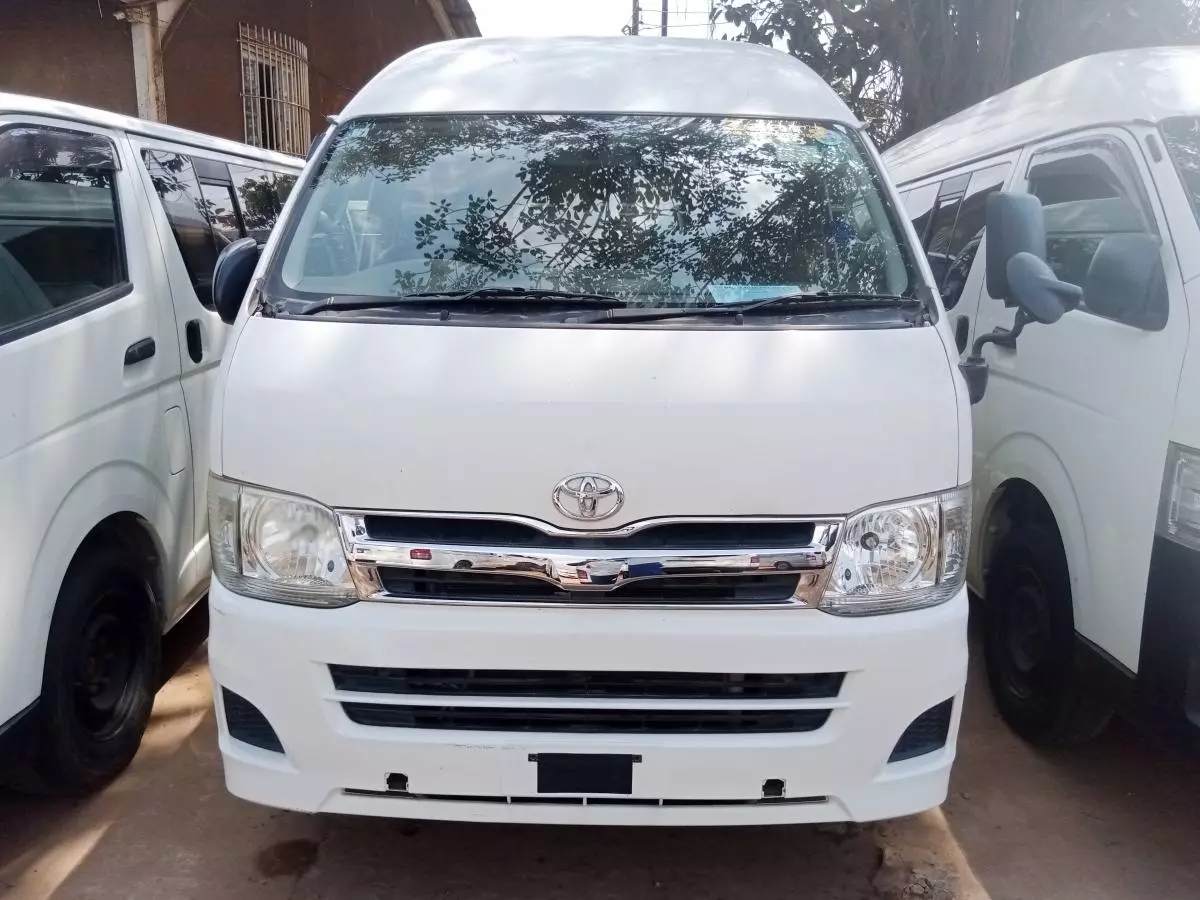 Toyota Hiace   - 2012