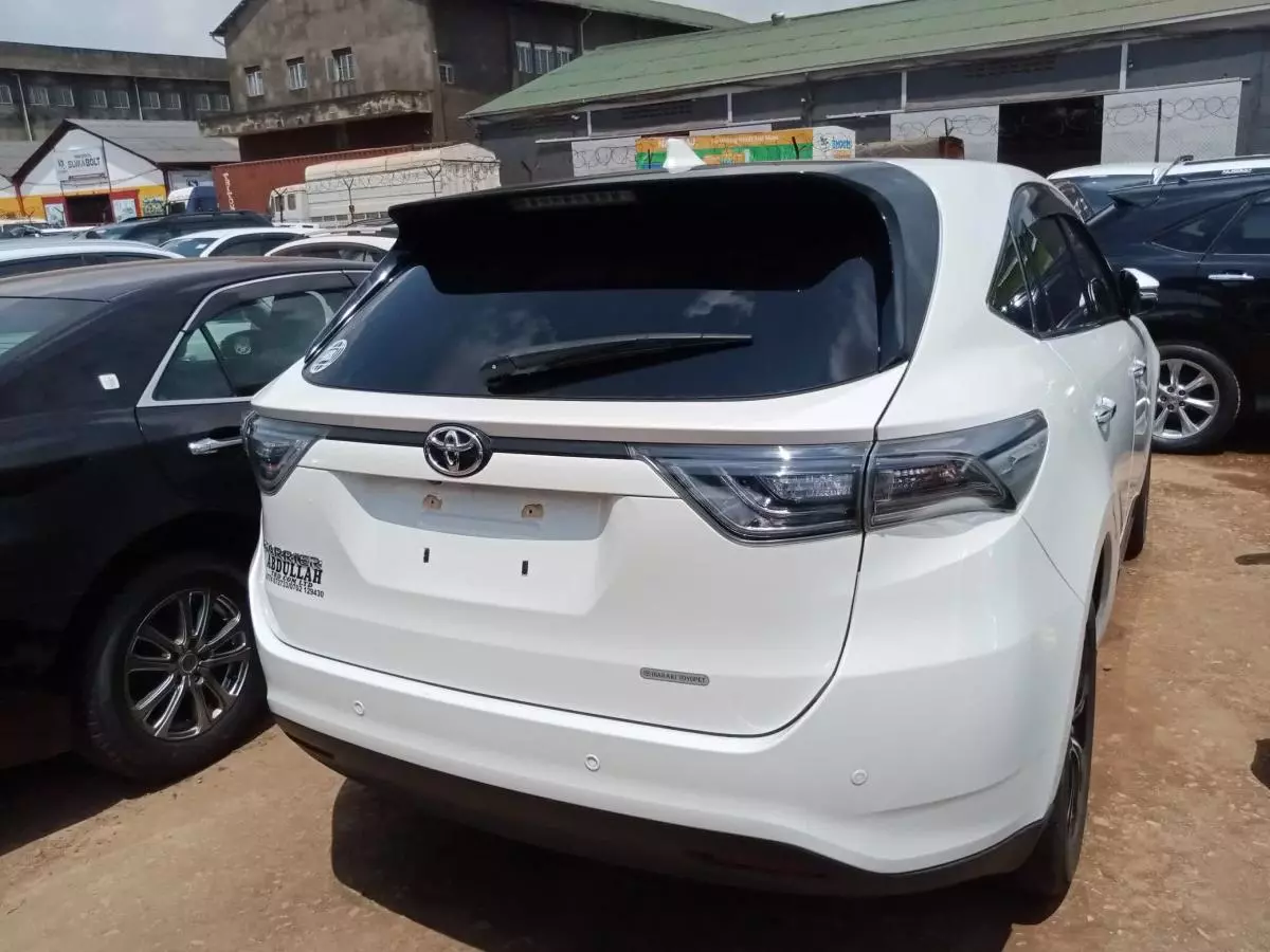 Toyota Harrier   - 2015