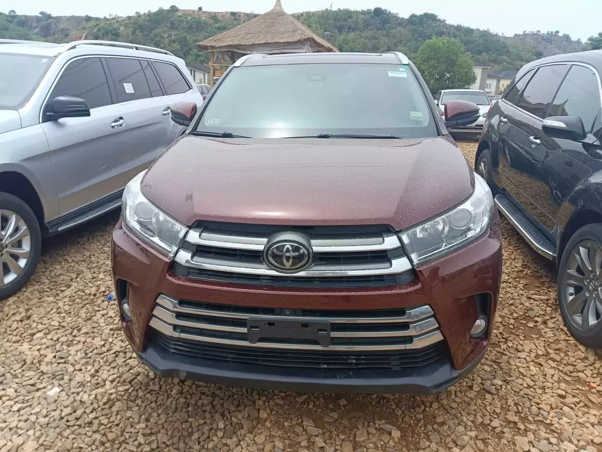 Toyota Highlander   - 2017