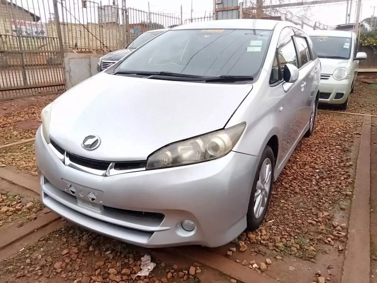 Toyota Wish   - 2011