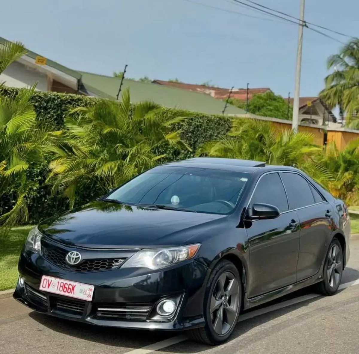 Toyota Camry   - 2014