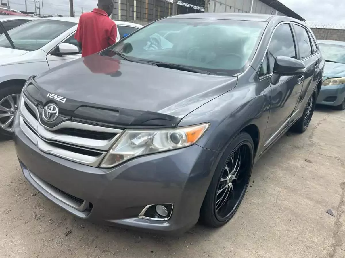 Toyota Venza   - 2014