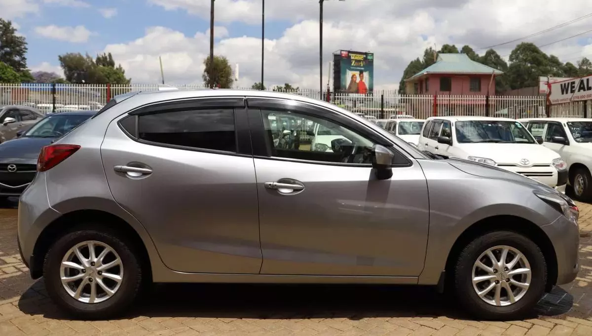 Mazda Demio   - 2016