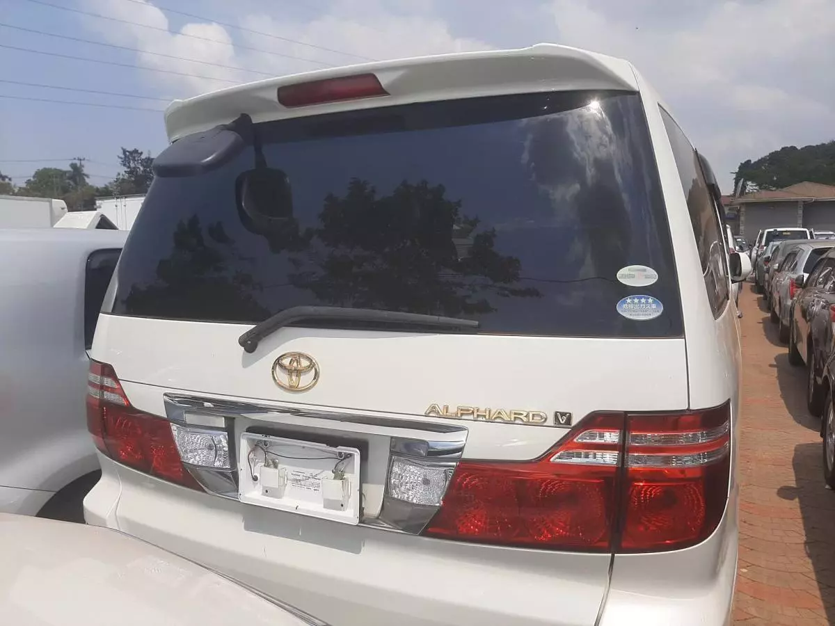 Toyota Alphard   - 2008