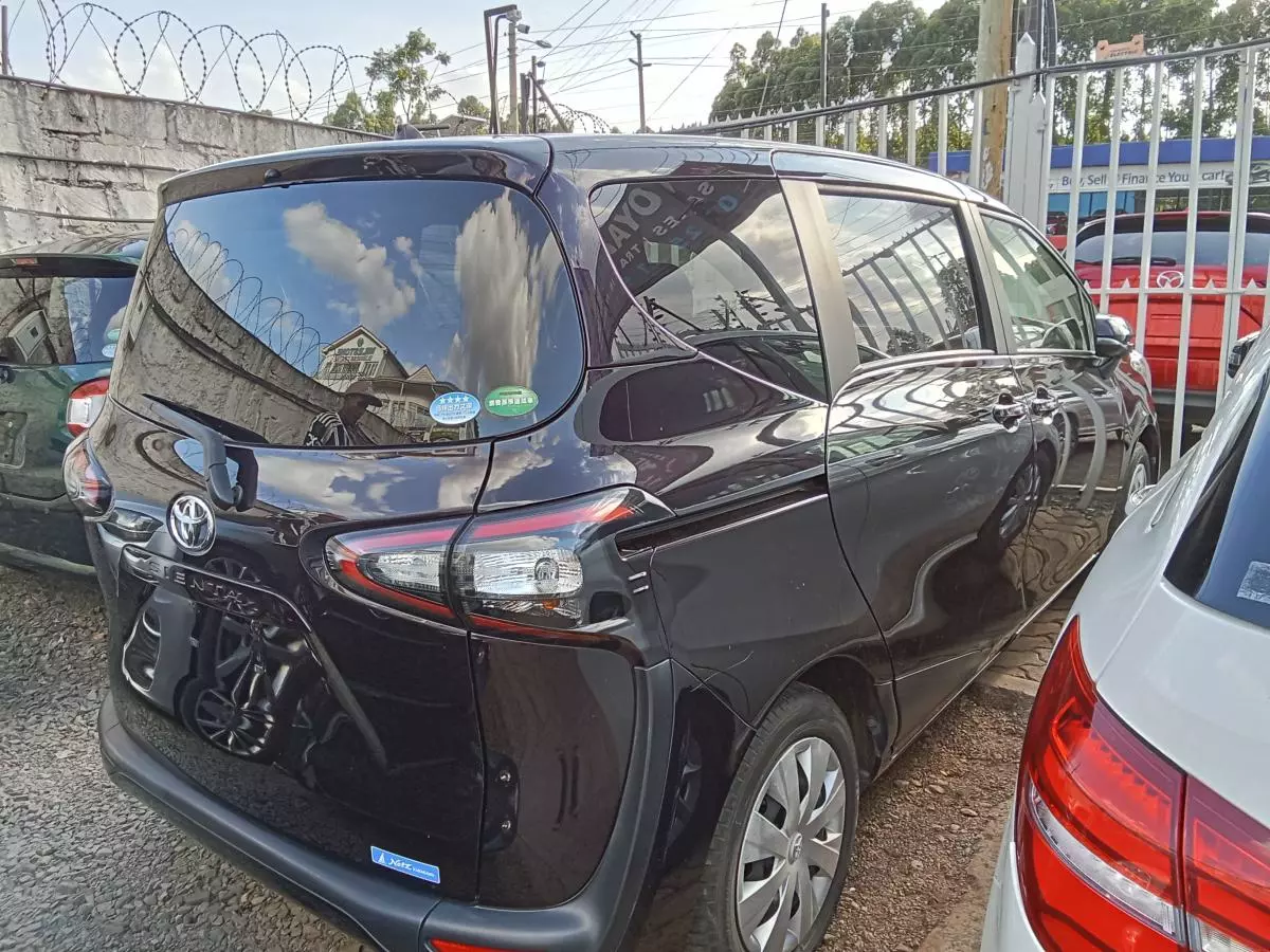 Toyota Sienta   - 2017