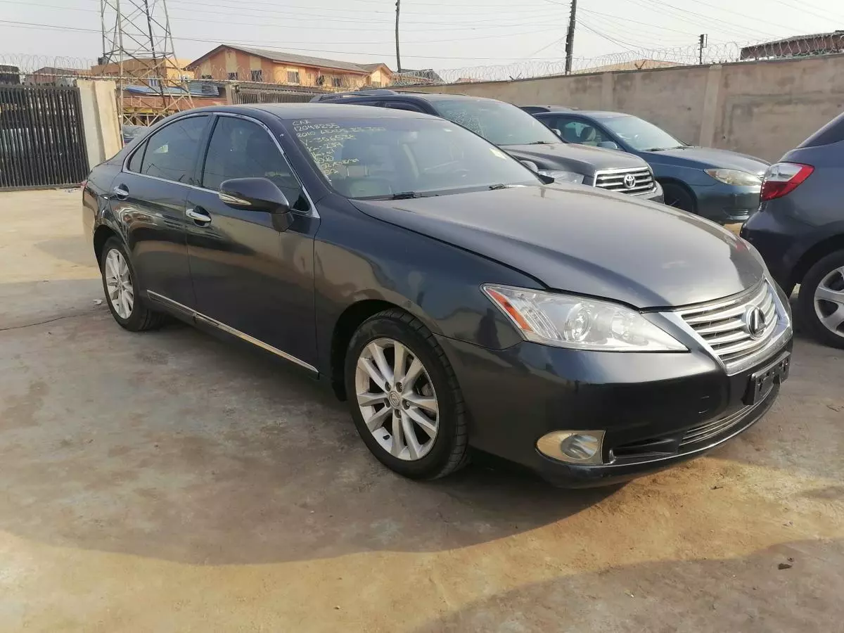 Lexus ES 350   - 2011